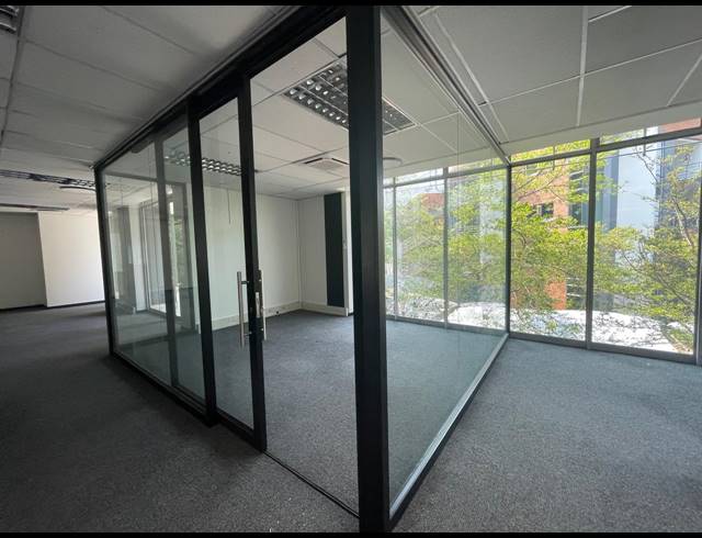 369M² OFFICE TO LET IN BRYANSTON